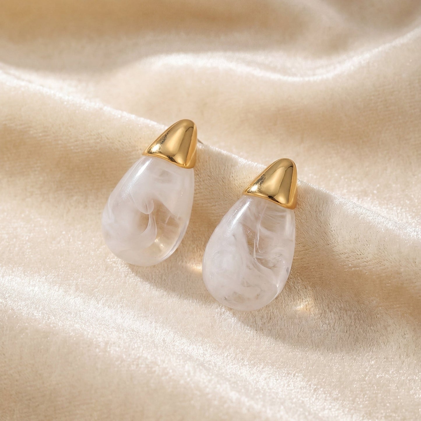 Rais Pearl Drop Earrings - La Moda Me