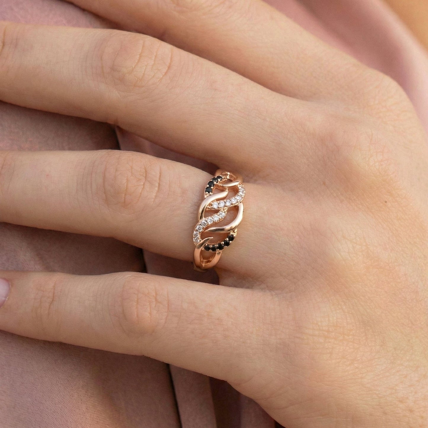 Nina Braided Ring - La Moda Me