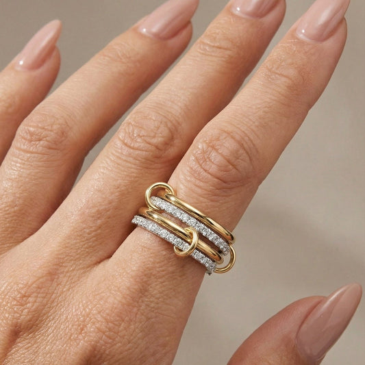 Holly - Interlocking Crystal Ring - La Moda Me