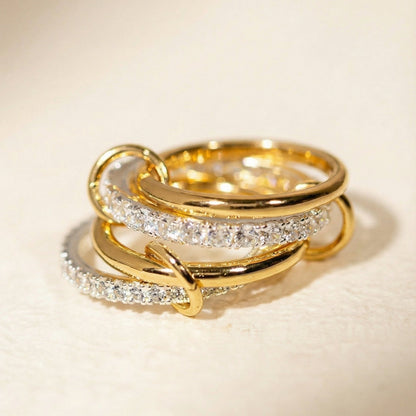 Holly - Interlocking Crystal Ring - La Moda Me