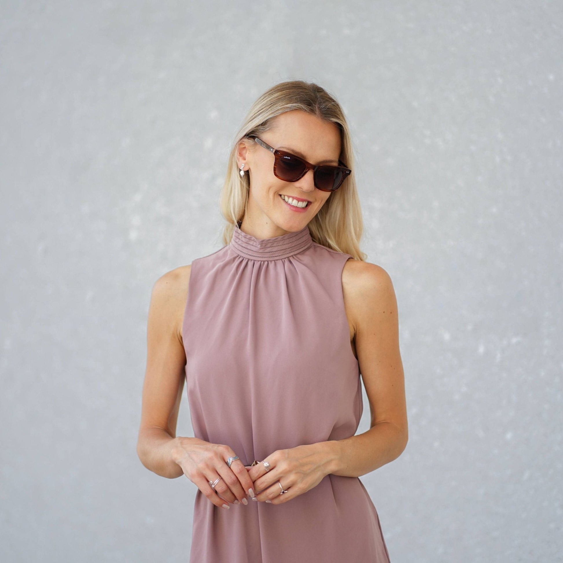 Atra Vo Shades - La Moda Me